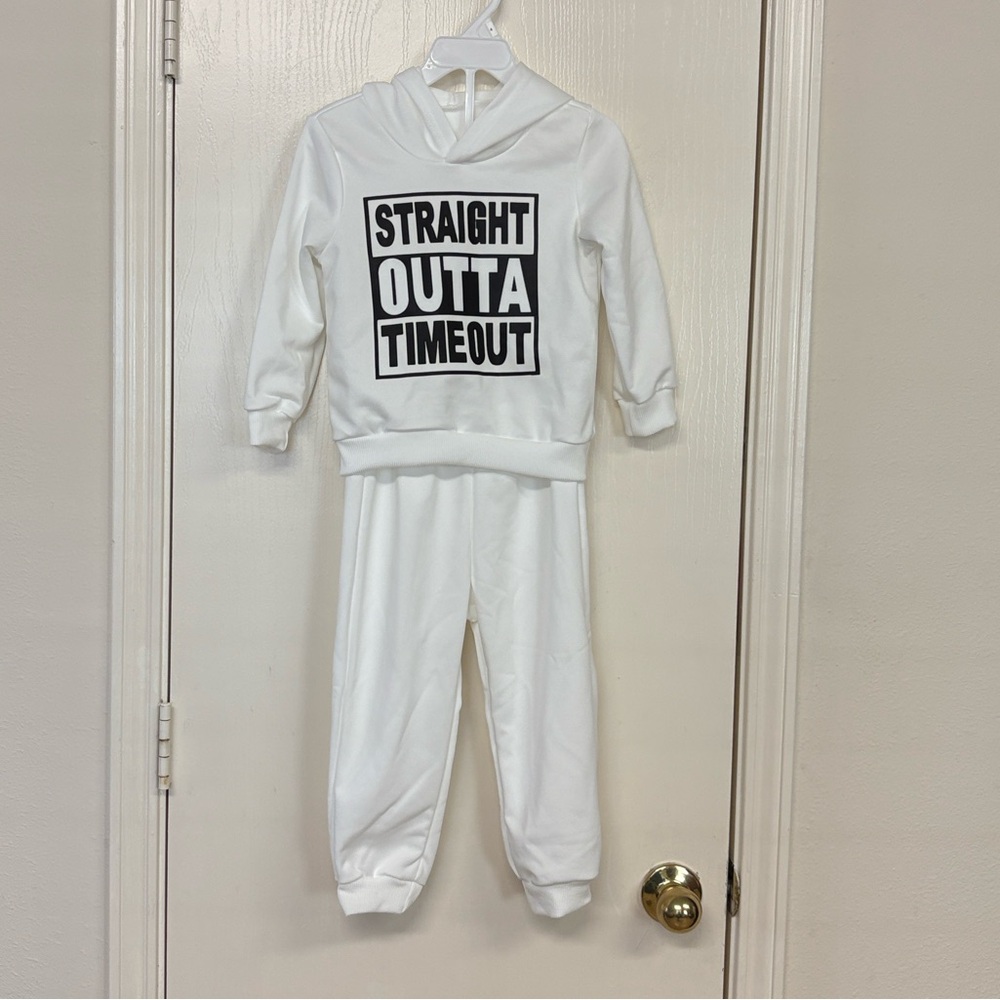 🌺$3.00 Toddlers White Hoodie and Jogger Set with Graphic Print